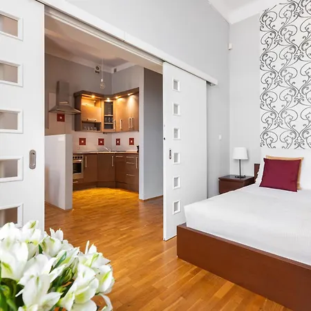 Native Lazarza 3 Apartman